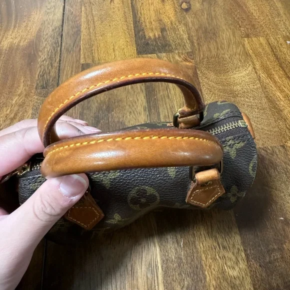 Louis Vuitton Mini Speedy - Picture 12 of 13
